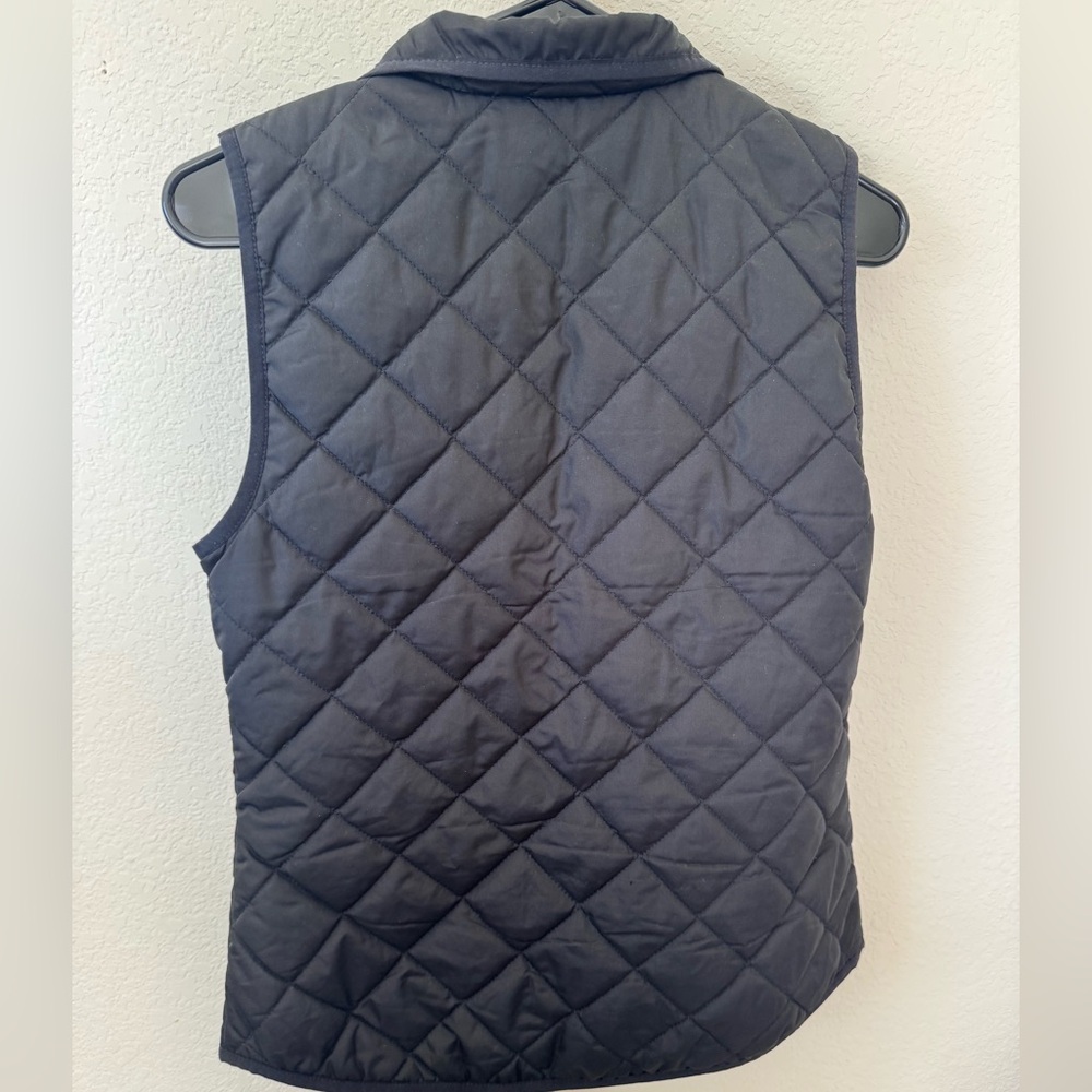 Old Navy Women's Charcoal Quilted Vest - Picture 3 of 3